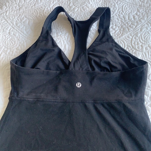 Lululemon tank size 8 - Picture 3 of 8